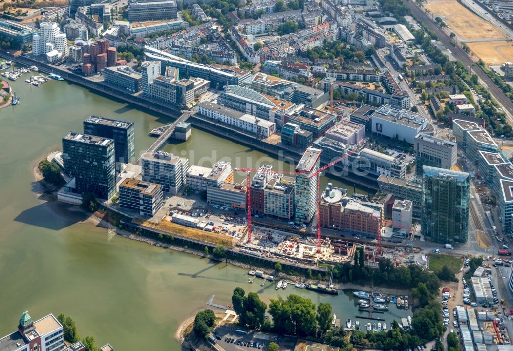 Düsseldorf von oben - Baustelle zum Neubau einer Mehrfamilienhaus-Wohnanlage der FRANKONIA Eurobau AG in Düsseldorf im Bundesland Nordrhein-Westfalen, Deutschland