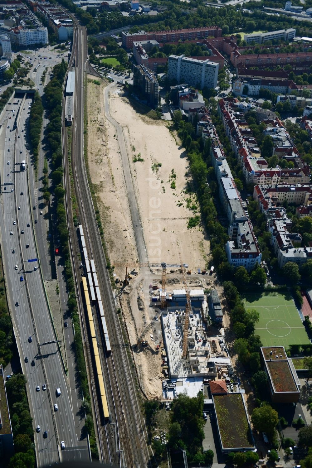 Berlin aus der Vogelperspektive: Baustelle zum Neubau einer Mehrfamilienhaus-Wohnanlage Friedenauer Höhe im Ortsteil Wilmersdorf in Berlin, Deutschland