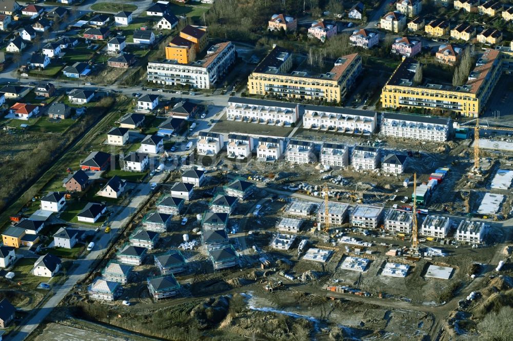 Luftaufnahme Bernau - Baustelle zum Neubau einer Mehrfamilienhaus-Wohnanlage Friedenstaler Gärten an der Spreeallee - Havelstraße im Ortsteil Friedenstal in Bernau im Bundesland Brandenburg, Deutschland