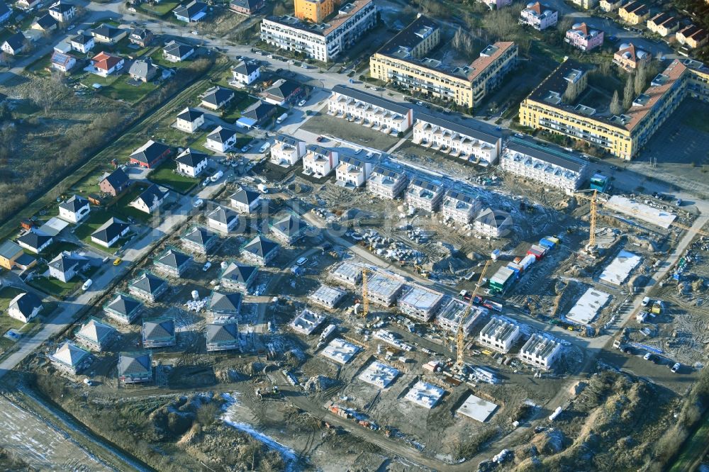 Bernau von oben - Baustelle zum Neubau einer Mehrfamilienhaus-Wohnanlage Friedenstaler Gärten an der Spreeallee - Havelstraße im Ortsteil Friedenstal in Bernau im Bundesland Brandenburg, Deutschland