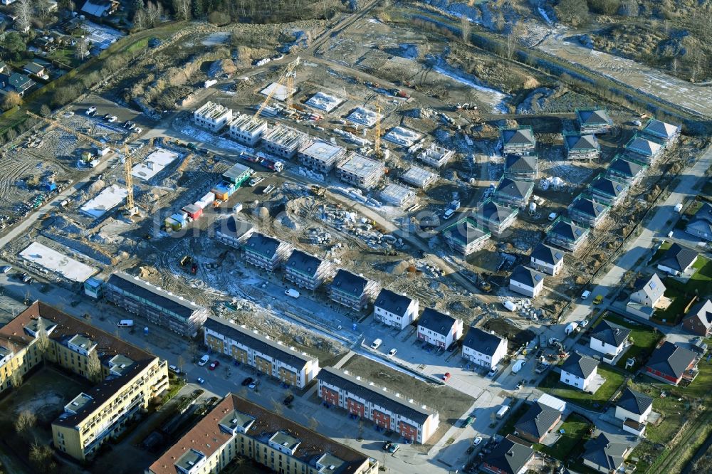 Bernau aus der Vogelperspektive: Baustelle zum Neubau einer Mehrfamilienhaus-Wohnanlage Friedenstaler Gärten an der Spreeallee - Havelstraße im Ortsteil Friedenstal in Bernau im Bundesland Brandenburg, Deutschland