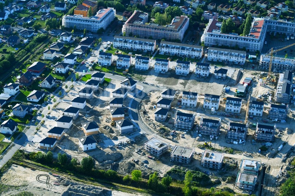 Bernau von oben - Baustelle zum Neubau einer Mehrfamilienhaus-Wohnanlage Friedenstaler Gärten an der Spreeallee - Havelstraße im Ortsteil Friedenstal in Bernau im Bundesland Brandenburg, Deutschland