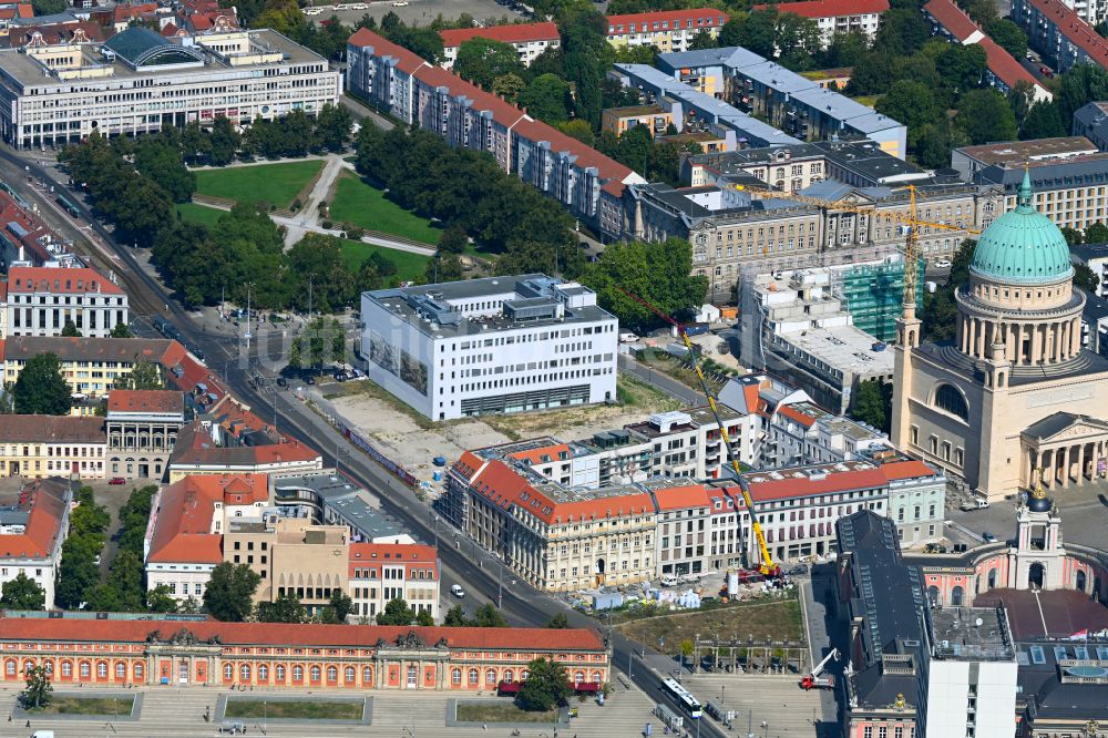 Potsdam von oben - Baustelle zum Neubau einer Mehrfamilienhaus-Wohnanlage Friedrich-Ebert-Straße in Potsdam im Bundesland Brandenburg, Deutschland