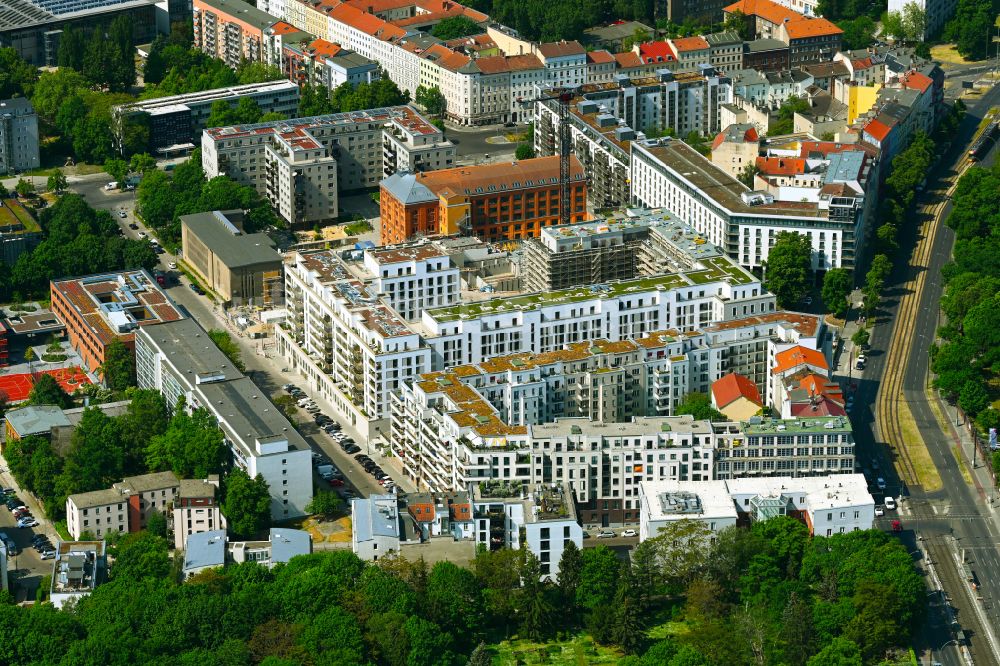 Luftbild Berlin - Baustelle zum Neubau einer Mehrfamilienhaus-Wohnanlage Friedrichshain-Höfe im Ortsteil Friedrichshain in Berlin, Deutschland