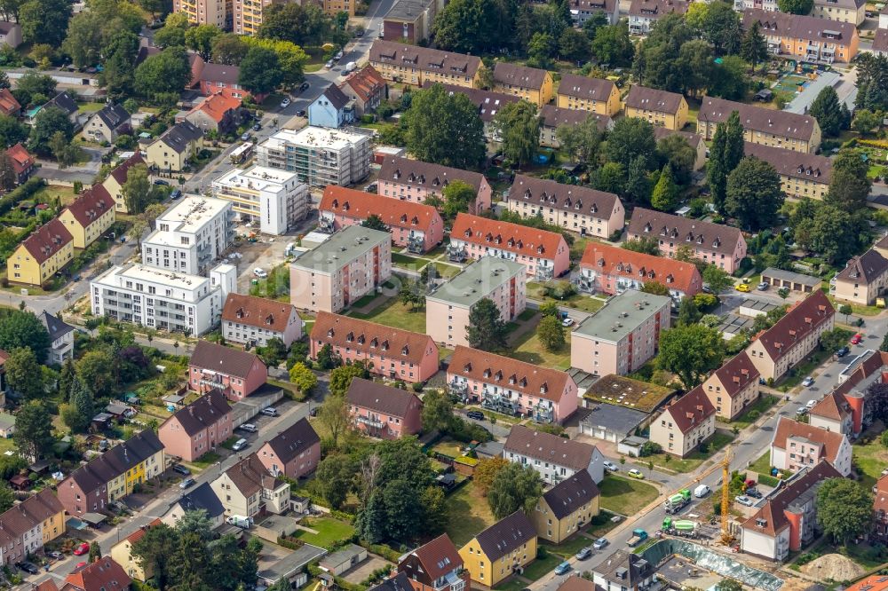 Lünen aus der Vogelperspektive: Baustelle zum Neubau einer Mehrfamilienhaus-Wohnanlage an der Friedrichstraße in Lünen im Bundesland Nordrhein-Westfalen, Deutschland