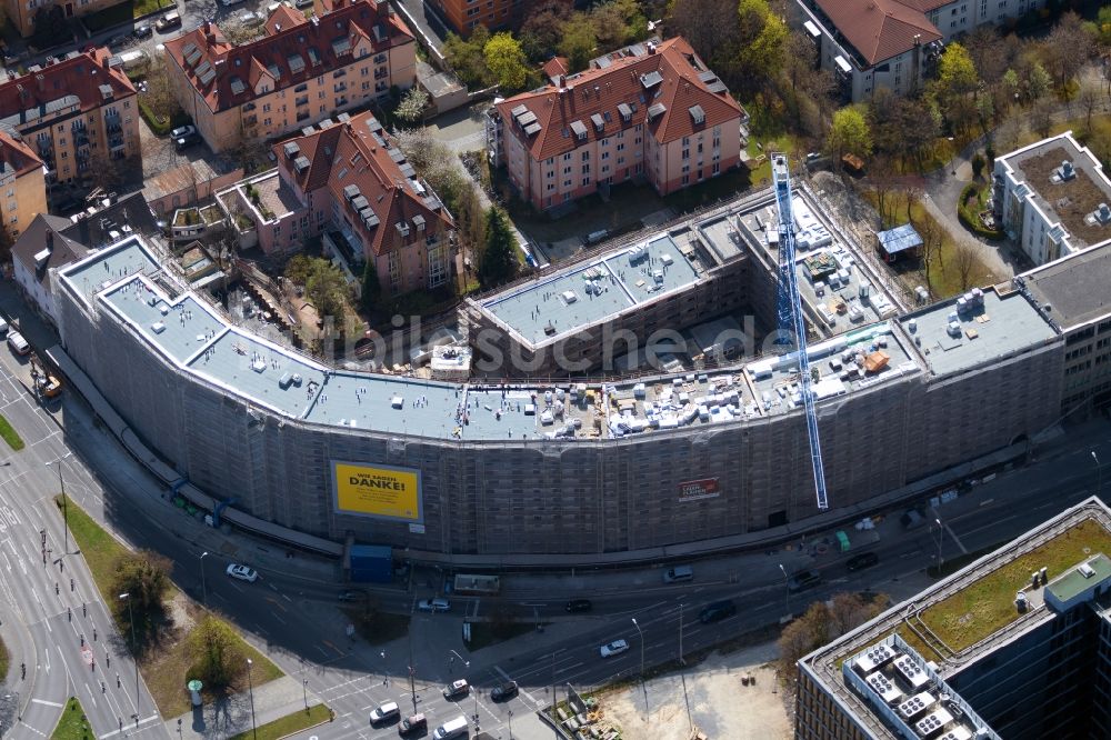 Luftaufnahme München - Baustelle zum Neubau einer Mehrfamilienhaus-Wohnanlage FÜRST der Baywobau Baubetreuung GmbH im Ortsteil Laim in München im Bundesland Bayern, Deutschland