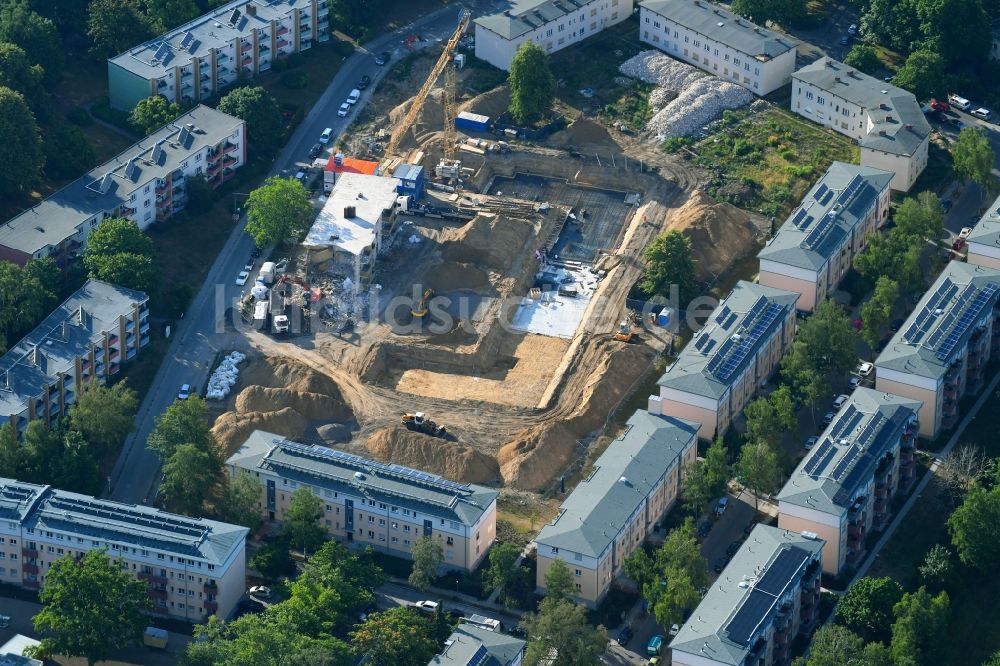 Luftbild Berlin - Baustelle zum Neubau einer Mehrfamilienhaus-Wohnanlage Gartenstadt Lichterfelde im Ortsteil Lichterfelde in Berlin, Deutschland