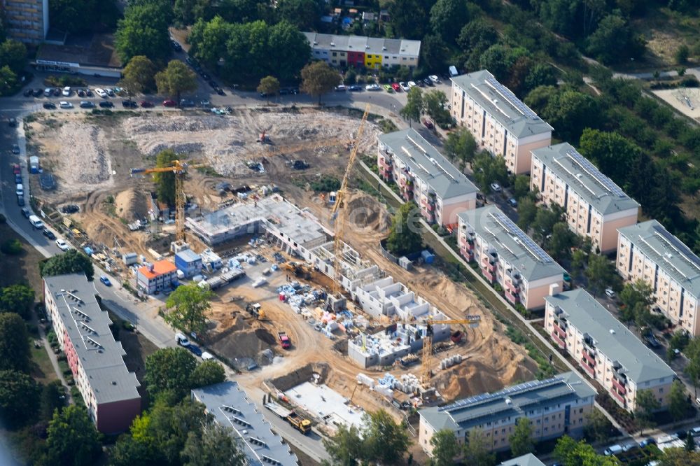 Berlin aus der Vogelperspektive: Baustelle zum Neubau einer Mehrfamilienhaus-Wohnanlage Gartenstadt Lichterfelde im Ortsteil Lichterfelde in Berlin, Deutschland