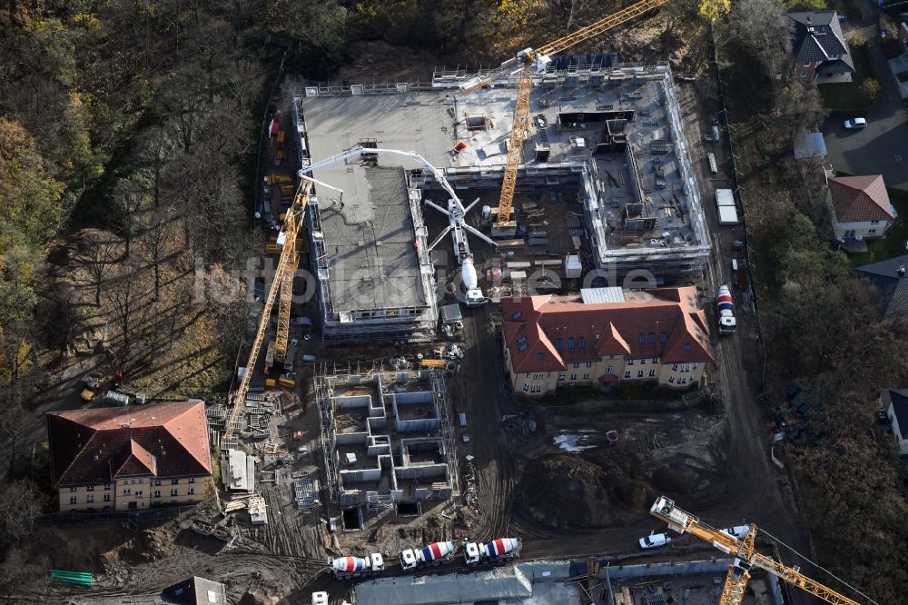 Luftbild Berlin - Baustelle zum Neubau einer Mehrfamilienhaus-Wohnanlage auf dem Gelände der ehemaligen Kinderklinik Lindenhof an der Gotlindestraße im Ortsteil Lichtenberg in Berlin, Deutschland