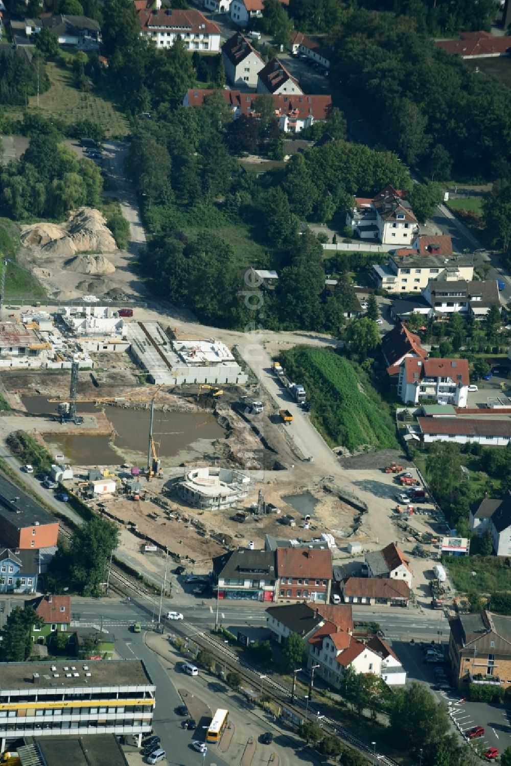 Gifhorn von oben - Baustelle zum Neubau einer Mehrfamilienhaus-Wohnanlage in Gifhorn im Bundesland Niedersachsen