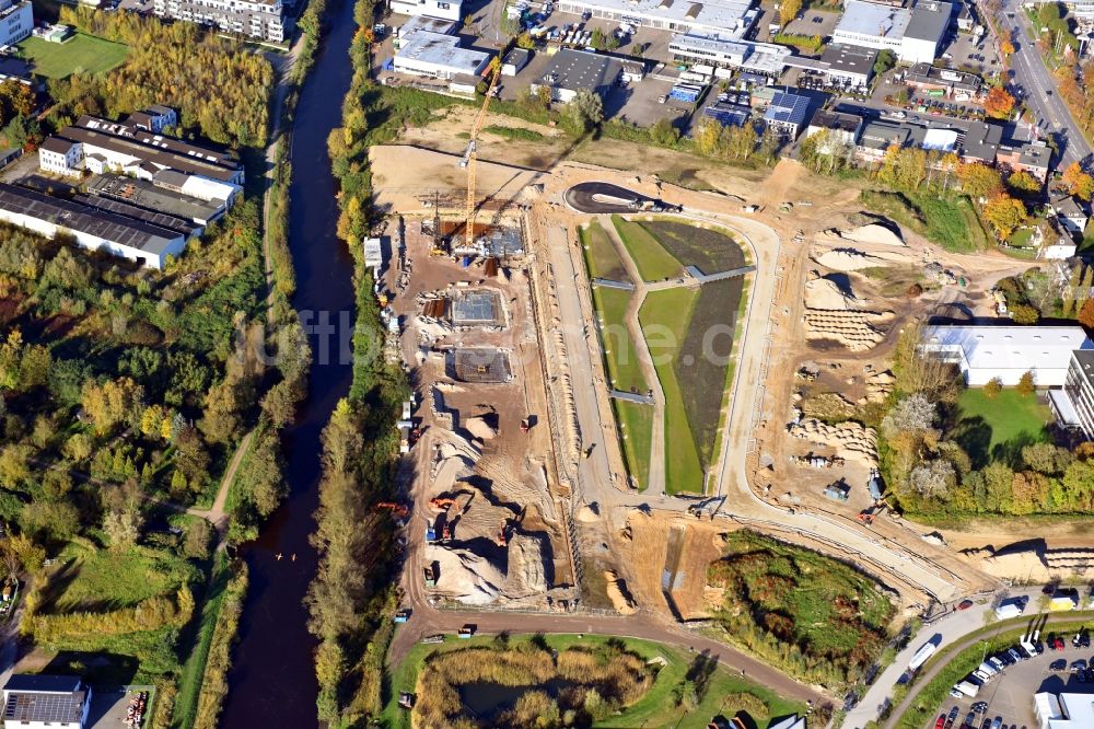 Hamburg von oben - Baustelle zum Neubau einer Mehrfamilienhaus-Wohnanlage Glasbläserhöfe am Schleusengraben im Ortsteil Bergedorf in Hamburg, Deutschland