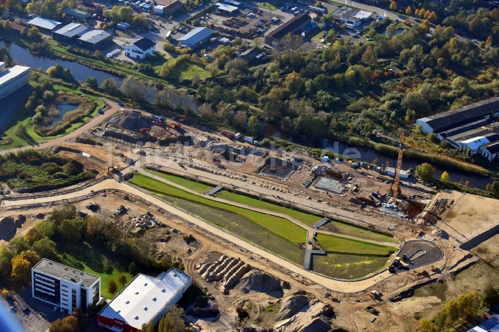 Luftbild Hamburg - Baustelle zum Neubau einer Mehrfamilienhaus-Wohnanlage Glasbläserhöfe am Schleusengraben im Ortsteil Bergedorf in Hamburg, Deutschland