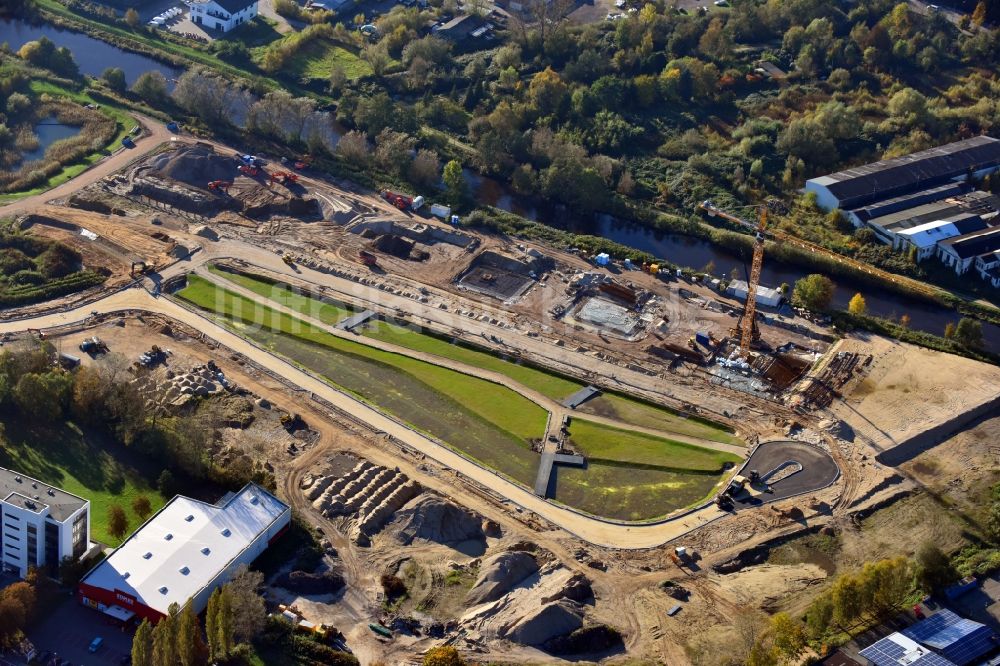 Hamburg von oben - Baustelle zum Neubau einer Mehrfamilienhaus-Wohnanlage Glasbläserhöfe am Schleusengraben im Ortsteil Bergedorf in Hamburg, Deutschland