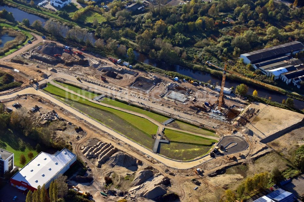 Hamburg aus der Vogelperspektive: Baustelle zum Neubau einer Mehrfamilienhaus-Wohnanlage Glasbläserhöfe am Schleusengraben im Ortsteil Bergedorf in Hamburg, Deutschland