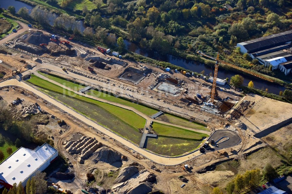 Luftaufnahme Hamburg - Baustelle zum Neubau einer Mehrfamilienhaus-Wohnanlage Glasbläserhöfe am Schleusengraben im Ortsteil Bergedorf in Hamburg, Deutschland