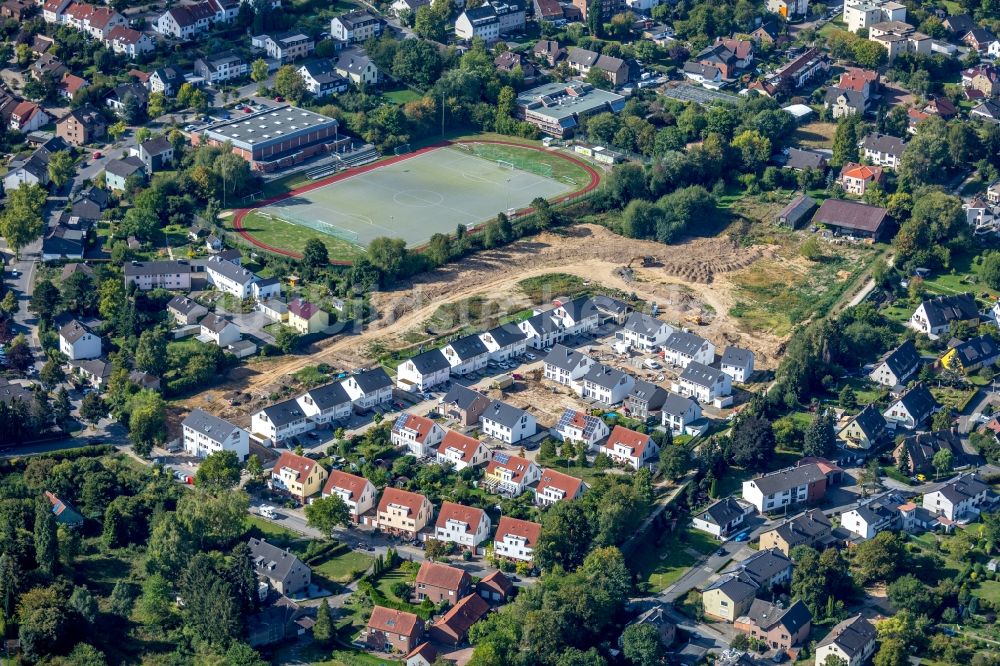 Witten von oben - Baustelle zum Neubau einer Mehrfamilienhaus-Wohnanlage am Günnemannshof in Witten im Bundesland Nordrhein-Westfalen, Deutschland