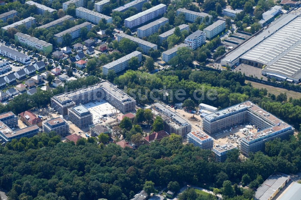 Berlin von oben - Baustelle zum Neubau einer Mehrfamilienhaus-Wohnanlage an der Gotlindestraße im Ortsteil Lichtenberg in Berlin, Deutschland