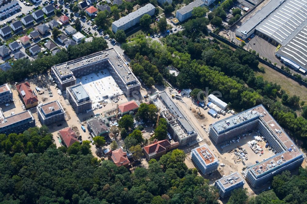 Berlin aus der Vogelperspektive: Baustelle zum Neubau einer Mehrfamilienhaus-Wohnanlage an der Gotlindestraße im Ortsteil Lichtenberg in Berlin, Deutschland