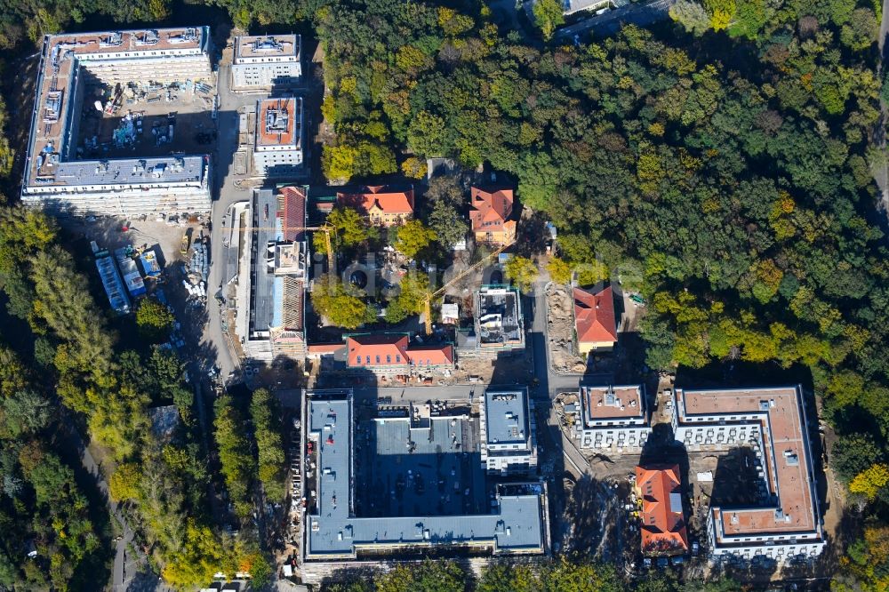 Luftaufnahme Berlin - Baustelle zum Neubau einer Mehrfamilienhaus-Wohnanlage an der Gotlindestraße im Ortsteil Lichtenberg in Berlin, Deutschland