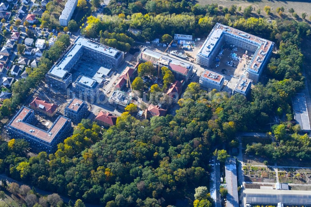 Berlin von oben - Baustelle zum Neubau einer Mehrfamilienhaus-Wohnanlage an der Gotlindestraße im Ortsteil Lichtenberg in Berlin, Deutschland