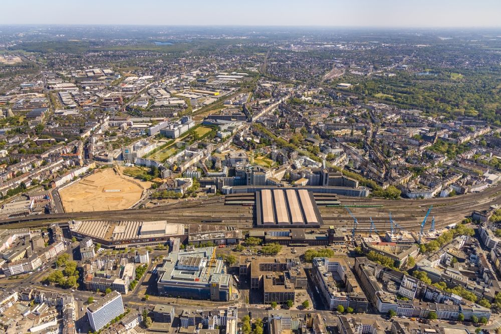 Luftbild Düsseldorf - Baustelle zum Neubau einer Mehrfamilienhaus-Wohnanlage Grand Central im Ortsteil Oberbilk in Düsseldorf im Bundesland Nordrhein-Westfalen, Deutschland