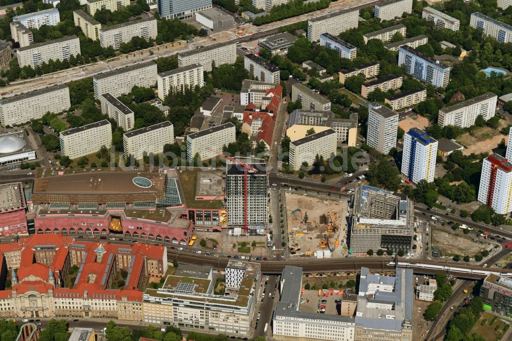 Luftaufnahme Berlin - Baustelle zum Neubau einer Mehrfamilienhaus-Wohnanlage Grandaire im Ortsteil Mitte in Berlin, Deutschland