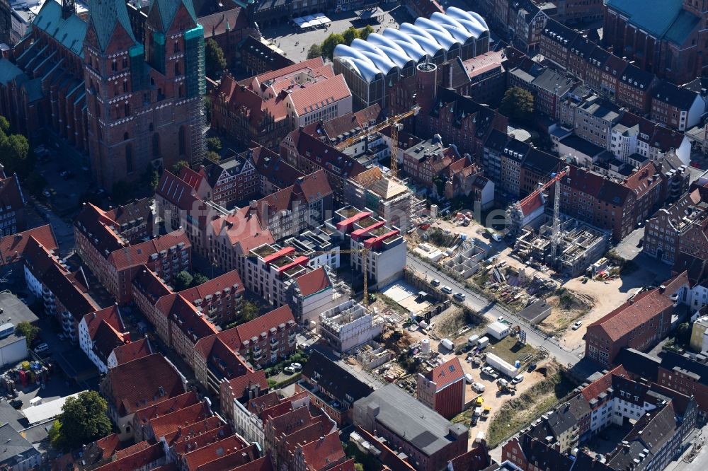 Lübeck von oben - Baustelle zum Neubau einer Mehrfamilienhaus-Wohnanlage im Gründerviertel im Ortsteil Innenstadt in Lübeck im Bundesland Schleswig-Holstein, Deutschland