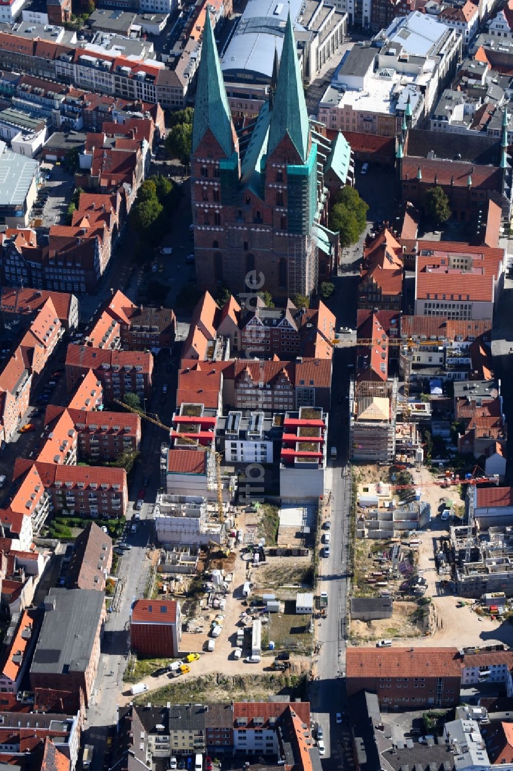 Luftaufnahme Lübeck - Baustelle zum Neubau einer Mehrfamilienhaus-Wohnanlage im Gründerviertel im Ortsteil Innenstadt in Lübeck im Bundesland Schleswig-Holstein, Deutschland