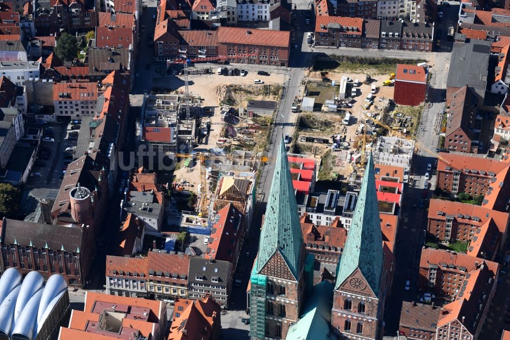 Luftbild Lübeck - Baustelle zum Neubau einer Mehrfamilienhaus-Wohnanlage im Gründerviertel im Ortsteil Innenstadt in Lübeck im Bundesland Schleswig-Holstein, Deutschland