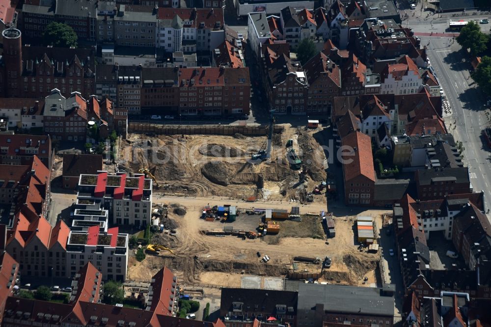 Luftbild Lübeck - Baustelle zum Neubau einer Mehrfamilienhaus-Wohnanlage am Gründungsviertel der Grundstücksgesellschaft TRAVE mbH in Lübeck im Bundesland Schleswig-Holstein