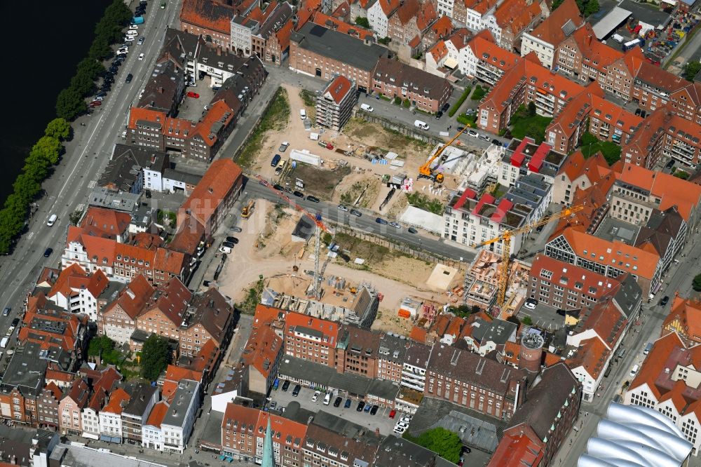 Luftbild Lübeck - Baustelle zum Neubau einer Mehrfamilienhaus-Wohnanlage am Gründungsviertel der Grundstücksgesellschaft TRAVE mbH in Lübeck im Bundesland Schleswig-Holstein