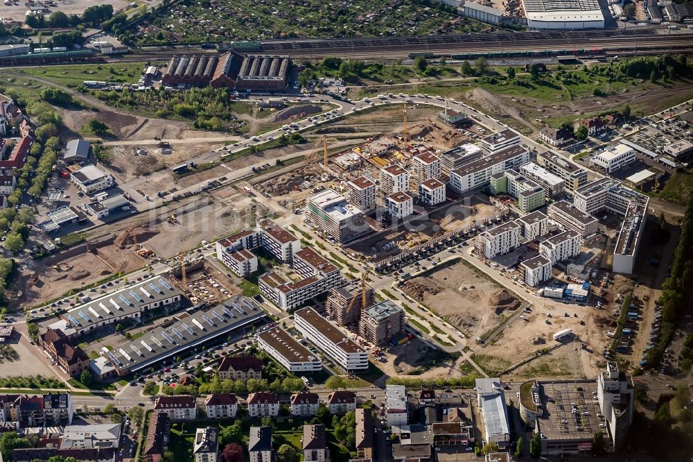 Luftaufnahme Freiburg im Breisgau - Baustelle zum Neubau einer Mehrfamilienhaus-Wohnanlage Güterbahnhofareal im Freiburger Norden der Aurelis Real Estate GmbH in Freiburg im Breisgau im Bundesland Baden-Württemberg