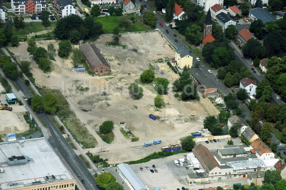 Berlin von oben - Baustelle zum Neubau einer Mehrfamilienhaus-Wohnanlage der Gut Alt-Biesdorf in Berlin, Deutschland