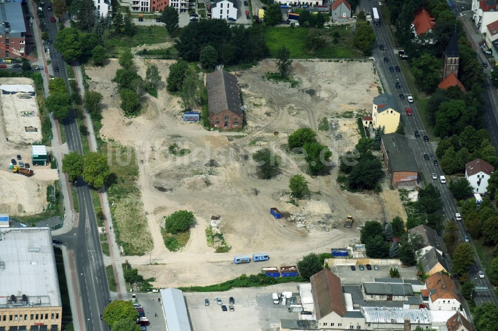 Berlin von oben - Baustelle zum Neubau einer Mehrfamilienhaus-Wohnanlage der Gut Alt-Biesdorf in Berlin, Deutschland