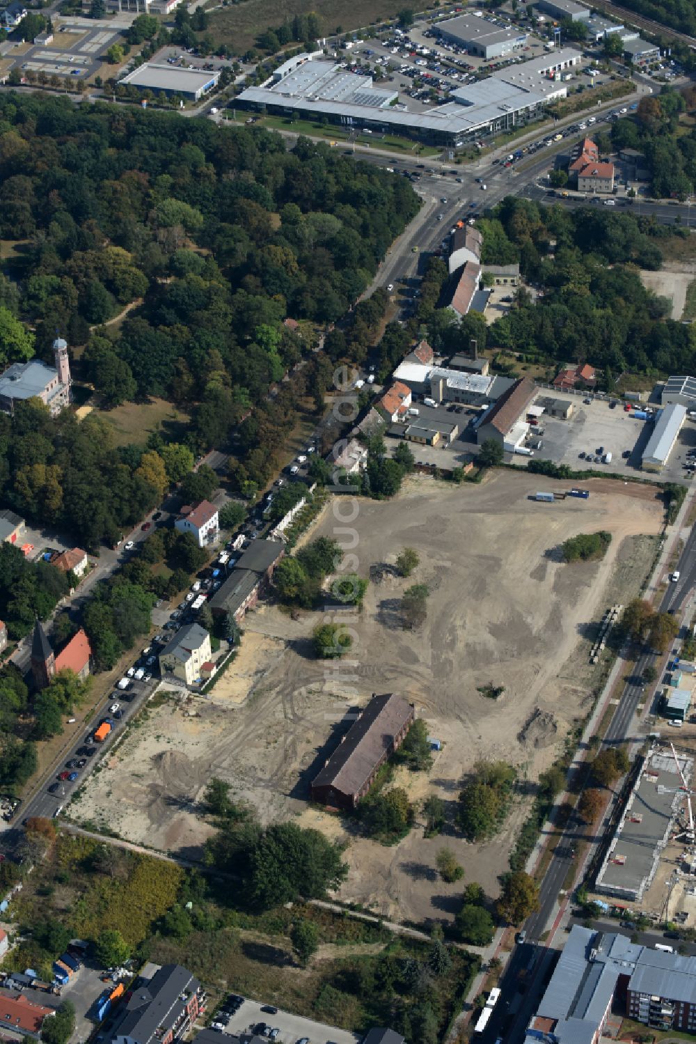 Luftbild Berlin - Baustelle zum Neubau einer Mehrfamilienhaus-Wohnanlage der Gut Alt-Biesdorf in Berlin, Deutschland