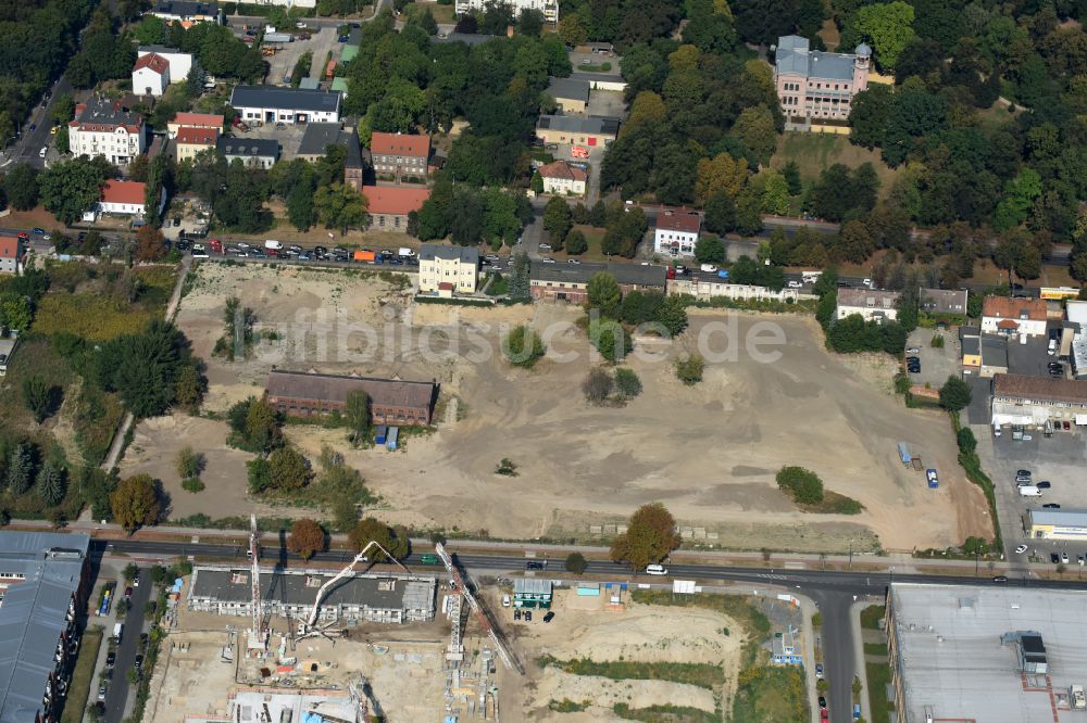 Luftaufnahme Berlin - Baustelle zum Neubau einer Mehrfamilienhaus-Wohnanlage der Gut Alt-Biesdorf in Berlin, Deutschland