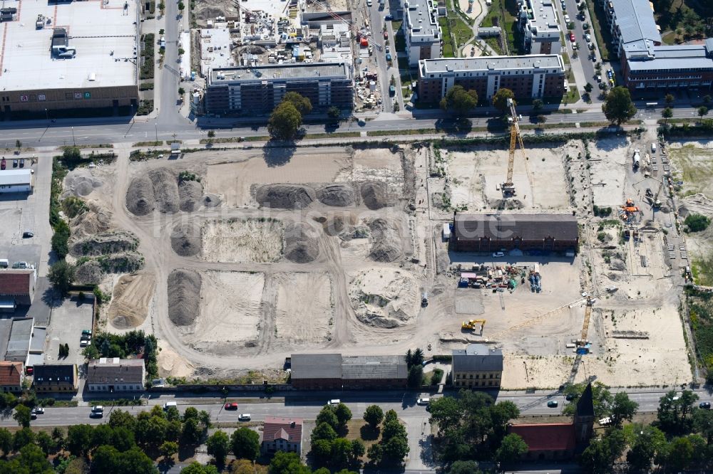 Berlin aus der Vogelperspektive: Baustelle zum Neubau einer Mehrfamilienhaus-Wohnanlage der Gut Alt-Biesdorf in Berlin, Deutschland