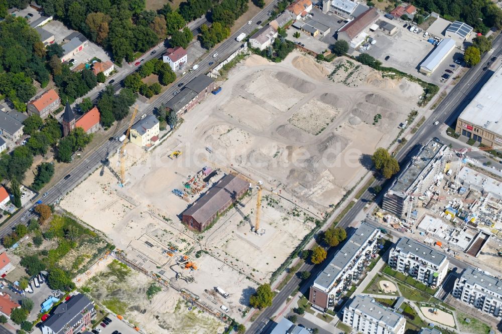 Berlin aus der Vogelperspektive: Baustelle zum Neubau einer Mehrfamilienhaus-Wohnanlage der Gut Alt-Biesdorf in Berlin, Deutschland