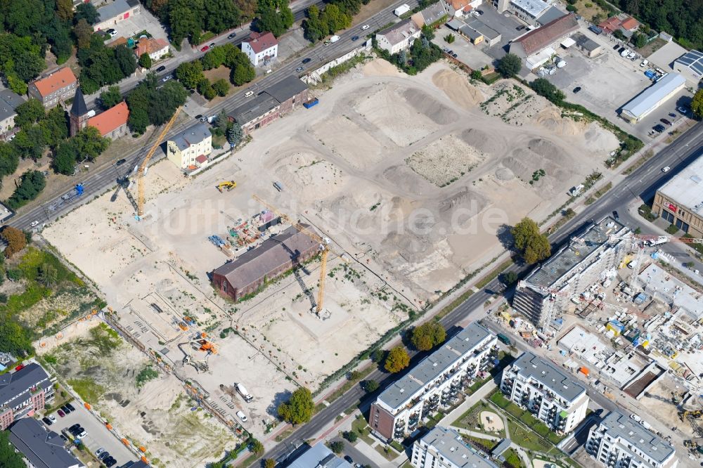 Luftbild Berlin - Baustelle zum Neubau einer Mehrfamilienhaus-Wohnanlage der Gut Alt-Biesdorf in Berlin, Deutschland