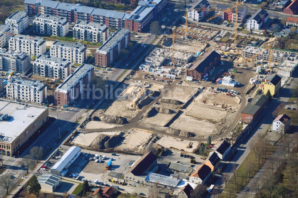 Berlin von oben - Baustelle zum Neubau einer Mehrfamilienhaus-Wohnanlage der Gut Alt-Biesdorf in Berlin, Deutschland