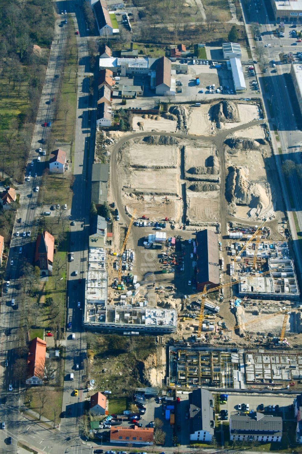 Luftbild Berlin - Baustelle zum Neubau einer Mehrfamilienhaus-Wohnanlage der Gut Alt-Biesdorf in Berlin, Deutschland