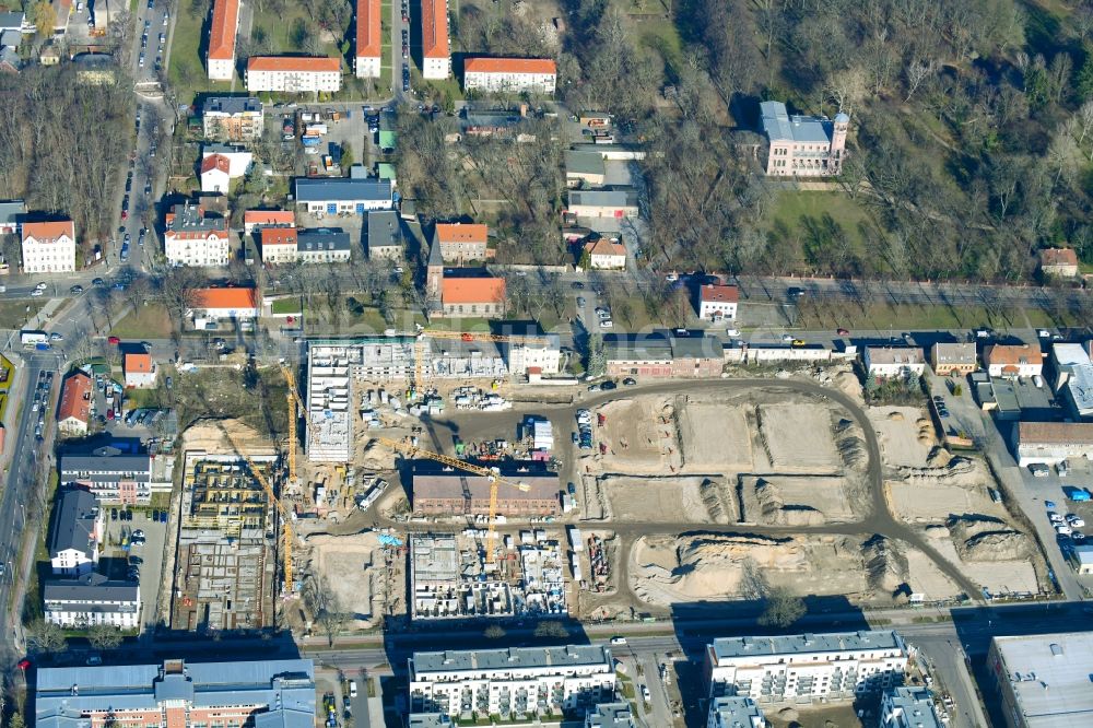 Berlin aus der Vogelperspektive: Baustelle zum Neubau einer Mehrfamilienhaus-Wohnanlage der Gut Alt-Biesdorf in Berlin, Deutschland