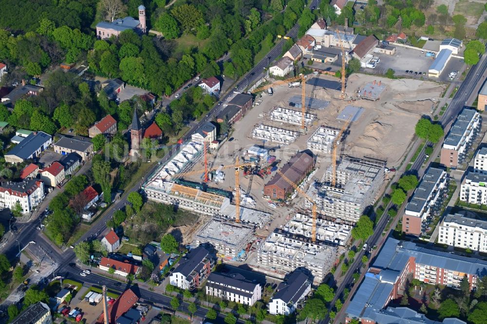 Luftaufnahme Berlin - Baustelle zum Neubau einer Mehrfamilienhaus-Wohnanlage der Gut Alt-Biesdorf in Berlin, Deutschland