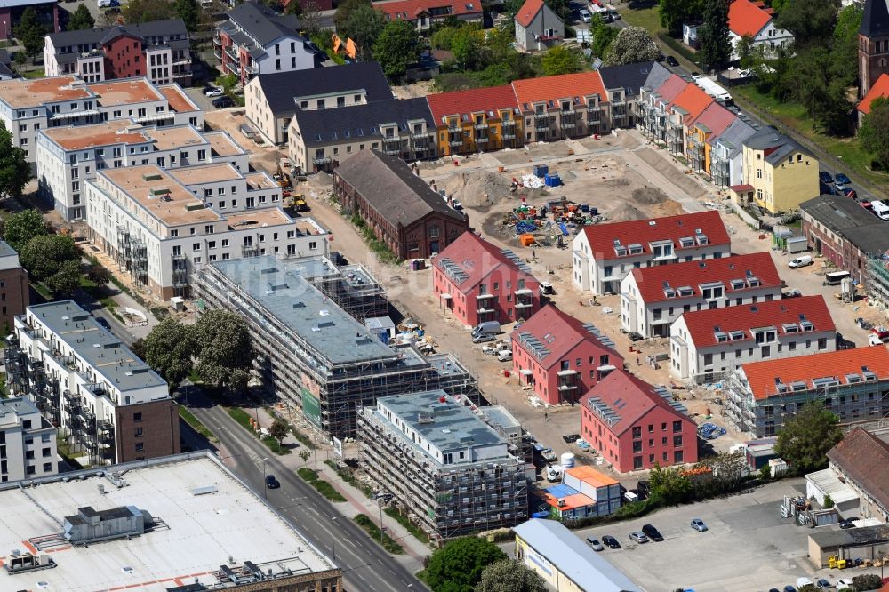 Luftaufnahme Berlin - Baustelle zum Neubau einer Mehrfamilienhaus-Wohnanlage der Gut Alt-Biesdorf in Berlin, Deutschland