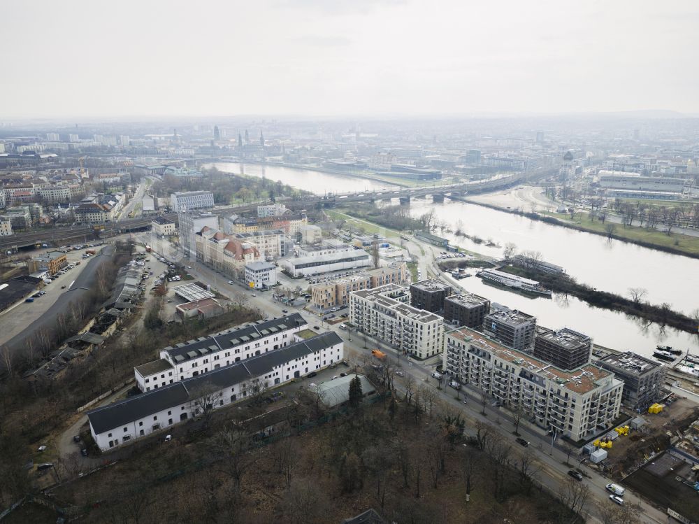 Luftaufnahme Dresden - Baustelle zum Neubau einer Mehrfamilienhaus-Wohnanlage HAFENCITY Dresden in Dresden im Bundesland Sachsen, Deutschland