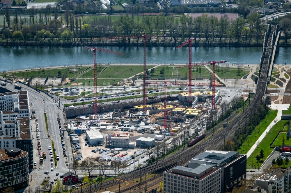 Luftbild Frankfurt am Main - Baustelle zum Neubau einer Mehrfamilienhaus-Wohnanlage HAFENPARK QUARTIER auf dem Honsell- Dreieck in Frankfurt am Main im Bundesland Hessen, Deutschland