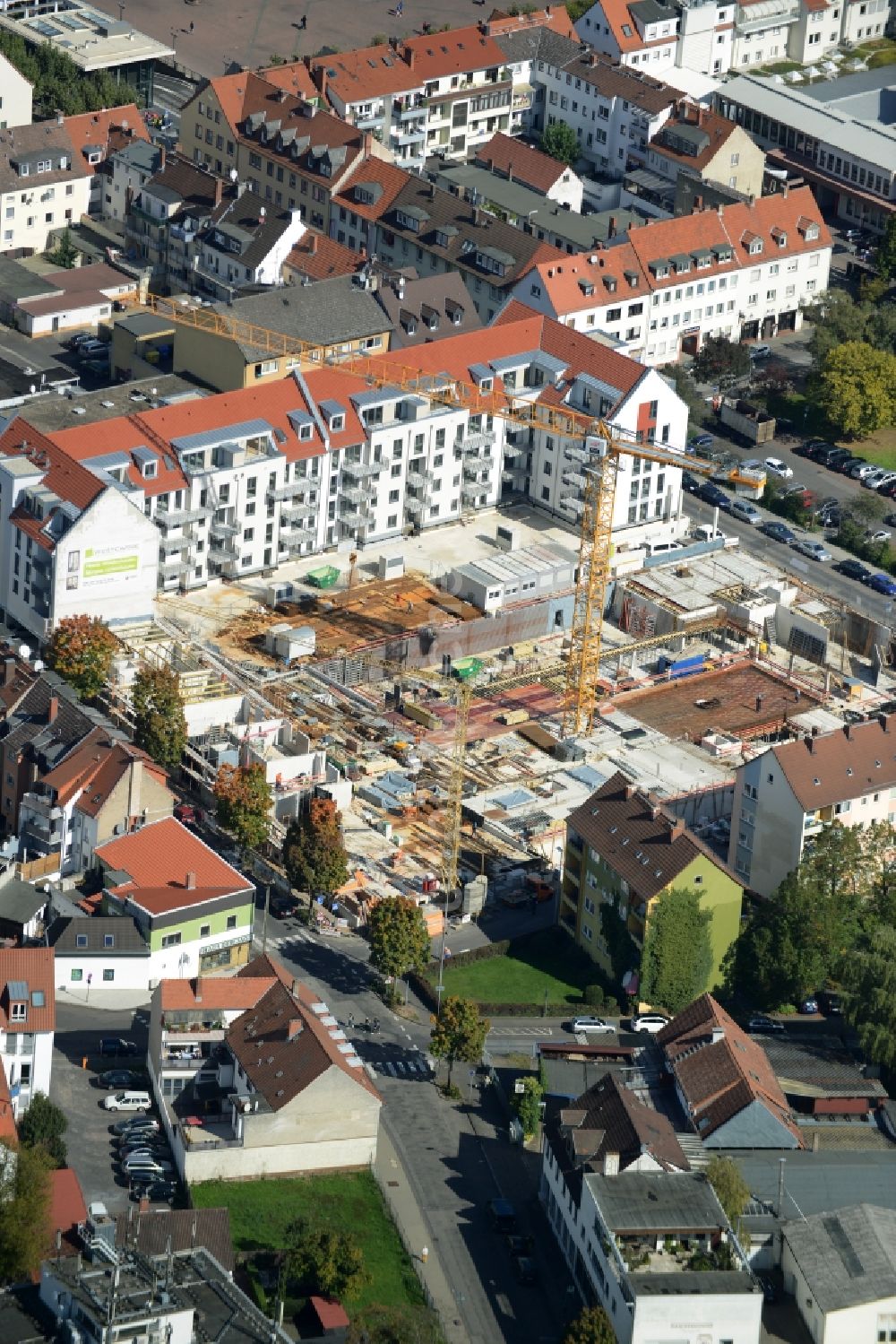 Hanau von oben - Baustelle zum Neubau einer Mehrfamilienhaus-Wohnanlage in Hanau im Bundesland Hessen