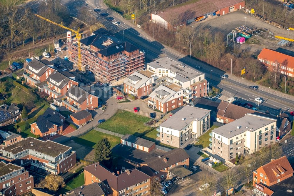 Werne von oben - Baustelle zum Neubau einer Mehrfamilienhaus-Wohnanlage am Heckhof in Werne im Bundesland Nordrhein-Westfalen, Deutschland