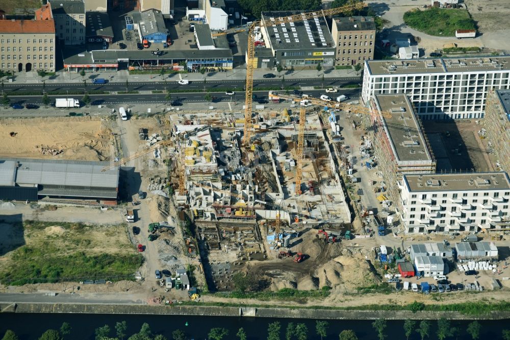 Luftbild Berlin - Baustelle zum Neubau einer Mehrfamilienhaus-Wohnanlage Heidestraße im Ortsteil Moabit in Berlin, Deutschland