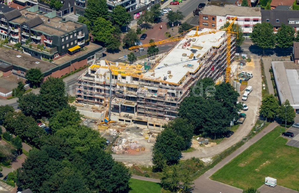 Bottrop aus der Vogelperspektive: Baustelle zum Neubau einer Mehrfamilienhaus-Wohnanlage der Heinrich Hütter GmbH & Co. KG an der Hauptstraße in Bottrop im Bundesland Nordrhein-Westfalen